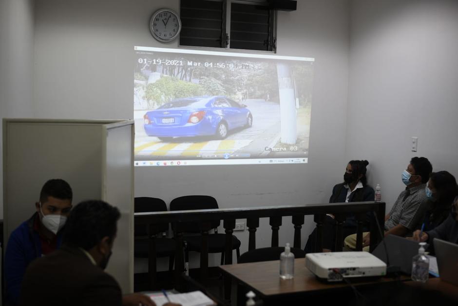 El carro de Jorge Zea y Luz Mar&iacute;a fue captado ingresando al condominio donde viv&iacute;an. (Foto: Wilder L&oacute;pez / Soy502)&nbsp;