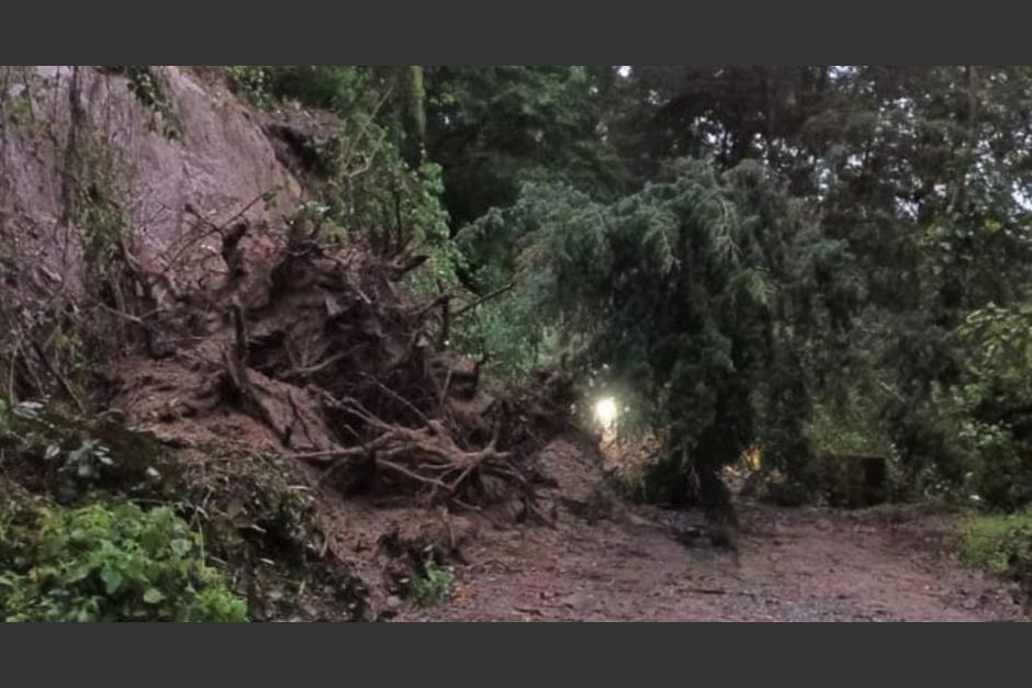 Las lluvias en las &uacute;ltimas horas afectan varios tramos carreteros en el pa&iacute;s. (Foto: Mixco/Tr&aacute;nsito)