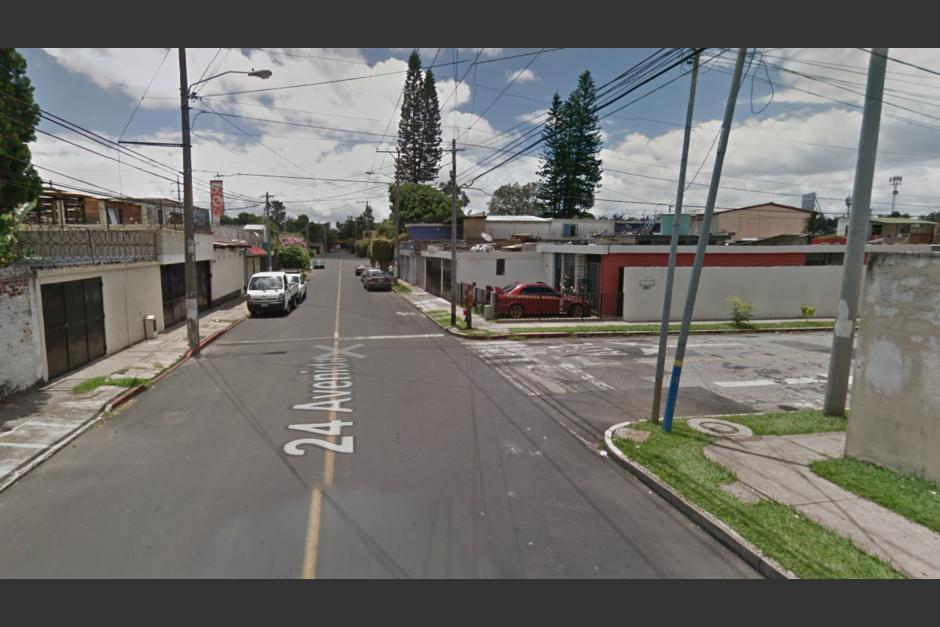 El hombre se encontraba en una esquina en soledad, lo que era aproevechado por los ladrones. (Foto: Google Street View)