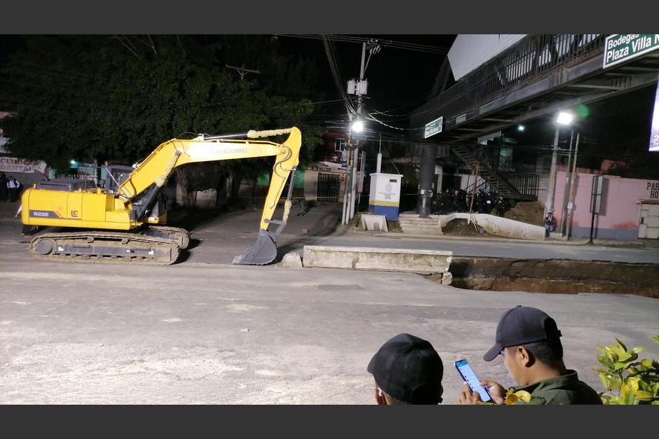 Inician trabajos de excavaci&oacute;n con maquinaria en el &aacute;rea de los agujeros de Villa Nueva para localizar a las desaparecidas. (Foto: Municipalidad de Villa Nueva)