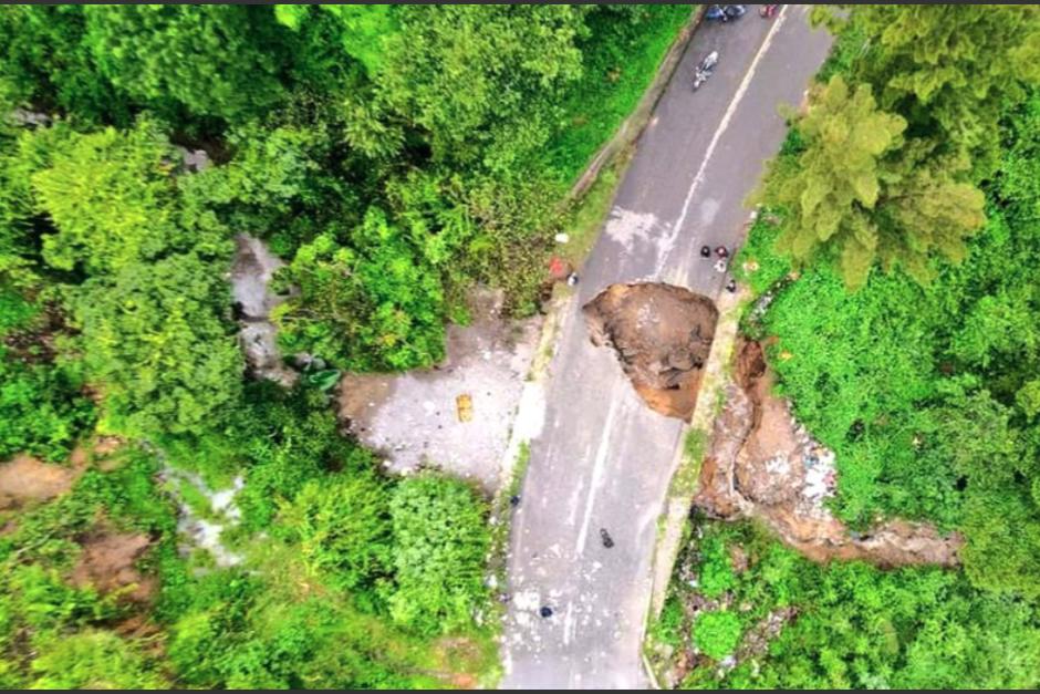 La carretera colapsó debido a las lluvias y la falta de mantenimiento. (Foto: Municipalidad de San Martín Jilotepeque)&nbsp;