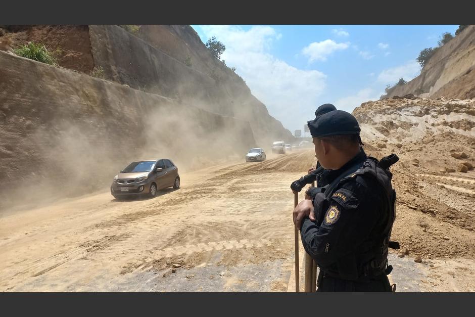Luego de varias horas de labores de limpieza, el paso fue habilitado. (Foto: Provial)&nbsp;
