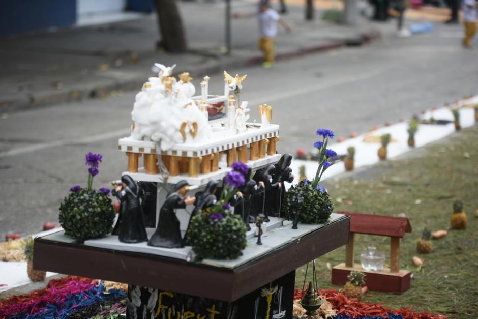 La miniatura es una réplica de la procesión de El Calvario. (Foto: Wilder López/Soy502)