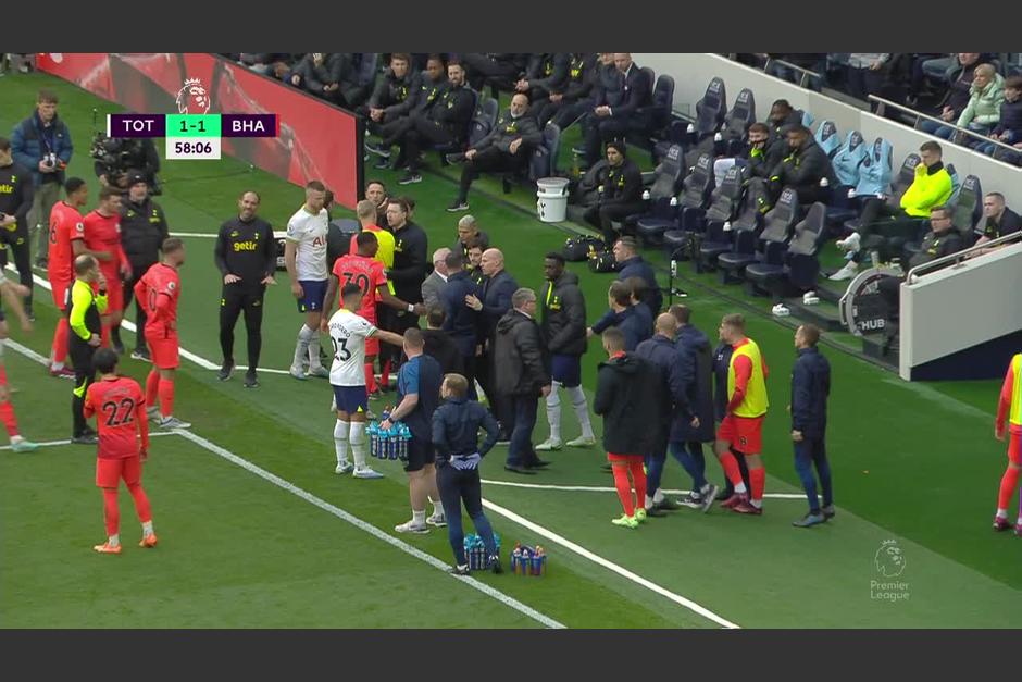 Una pelea se registr&oacute; en un partido de la Premier League. (Captura Video)&nbsp;