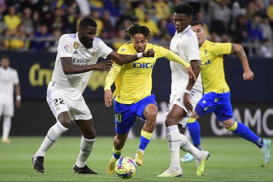 Electrizante victoria del Real Madrid ante el Cadiz en la jornada 29 de la Liga Espa&ntilde;ola. (Foto: AFP)
