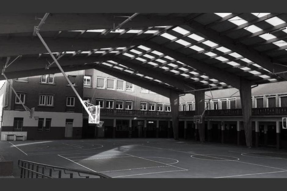 Un ni&ntilde;o de 12 a&ntilde;os muri&oacute; tras recibir un pelotazo en el campo de un colegio en Espa&ntilde;a. (Foto: El Pa&iacute;s)