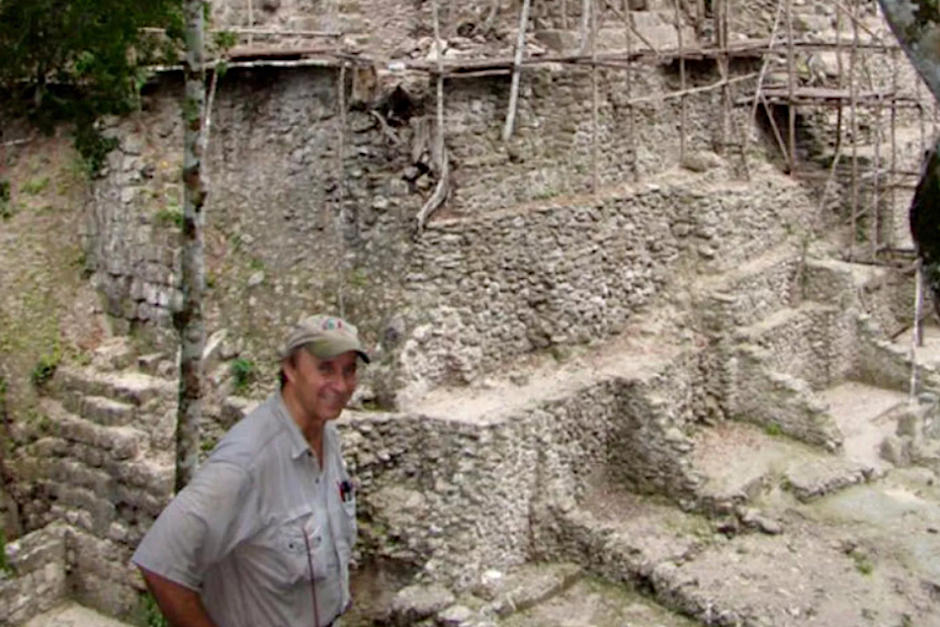 Un grupo de personas realiz&oacute; una protesta durante un conversatorio celebrado en Los &Aacute;ngeles. (Foto: Mirador Basin Project)