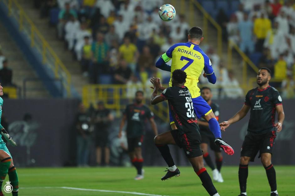 Cristiano anotando el 1-0 en contra del Al Raed. (Foto: Al Nassr FC Riyadh)