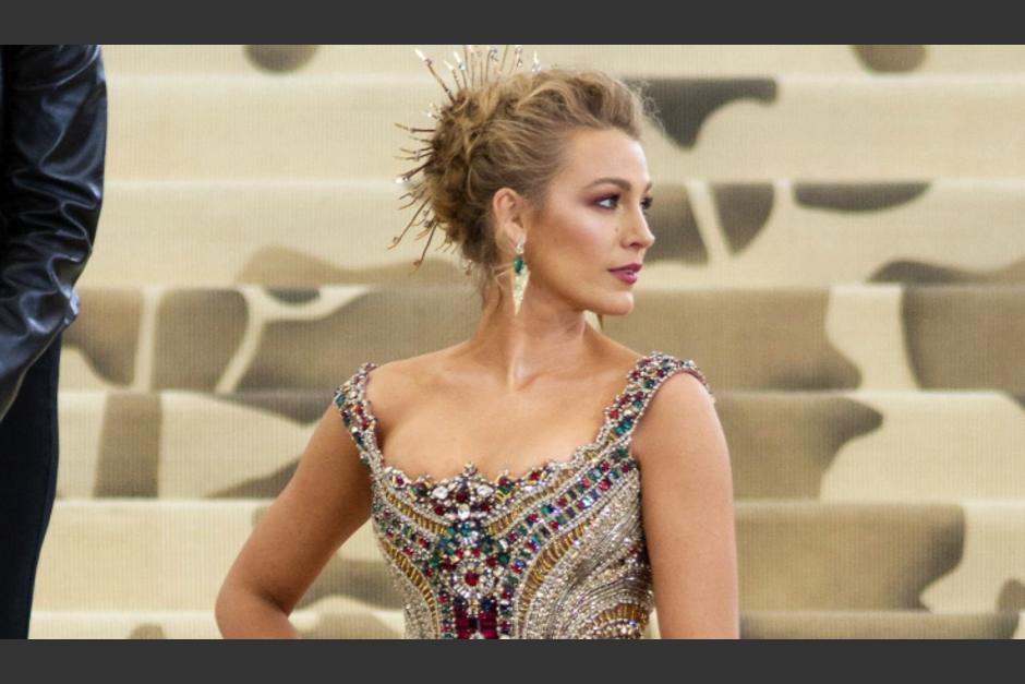 Blake Lively es famosa en la Met Gala por sus incre&iacute;bles atuendos. (Foto: Twitter/@crishatesall)&nbsp;