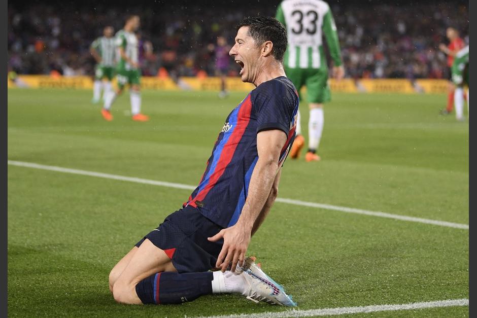 El polaco Robert Lewandowski anot&oacute; en el partido de Liga contra el Betis. (Foto: AFP)&nbsp;