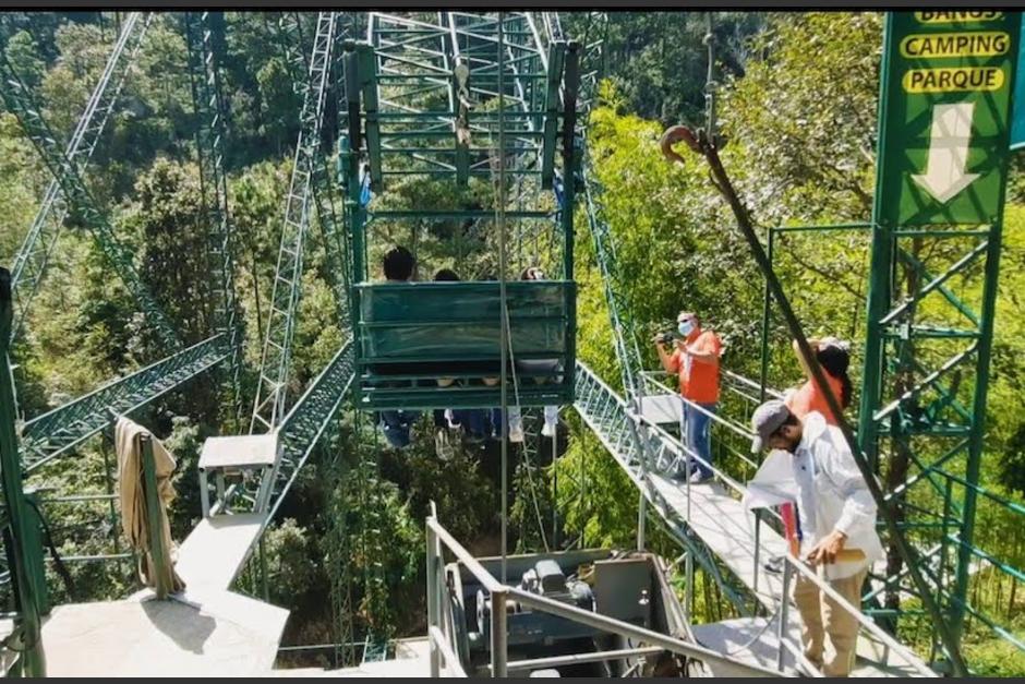 Familia hondureña disfrutó de la experiencia extrema en el columpio gigante de Guatemala. (Foto: captura de pantalla)&nbsp;