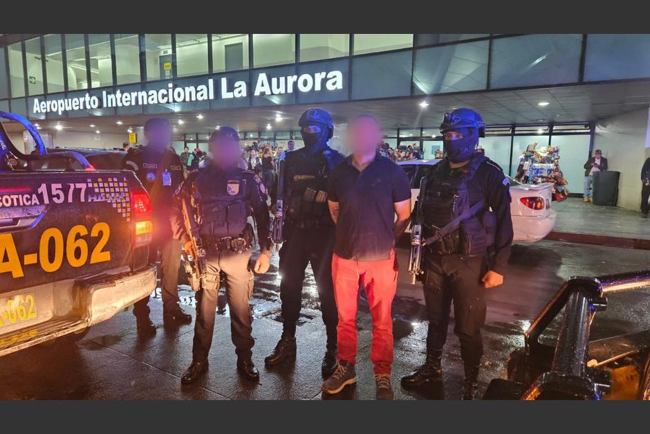El extraditable fue detenido en el Aeropuerto La Aurora. (Foto: PNC)