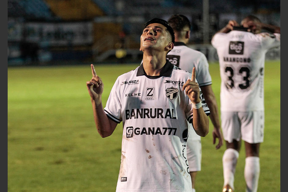 González sorprendió con un gol que nadie imaginó para cerrar la victoria de los cremas. (Foto: Comunicaciones FC)