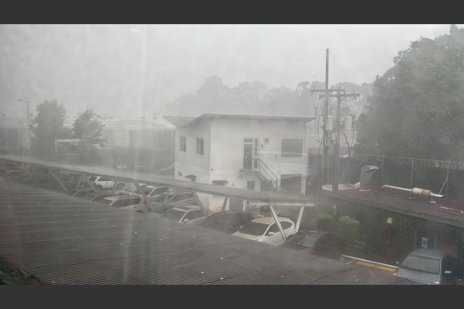 Reportan granizada, fuertes lluvias y actividad eléctrica la tarde de este miércoles 9 de agosto. (Foto: Fredy Hernández/Soy502)