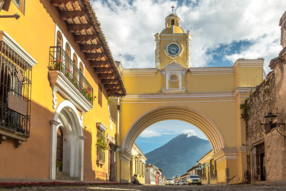 Un lujoso vehículo anduvo por las calles de Antigua Guatemala. (Foto: archivo/Soy502)