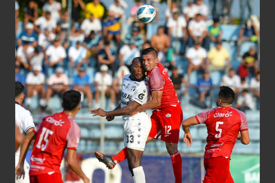Comunicaciones y Xelajú llegan a su mejor momento tras golear a sus rivales en cuartos de final. (Foto: Byron de la Cruz/Nuestro Diario)