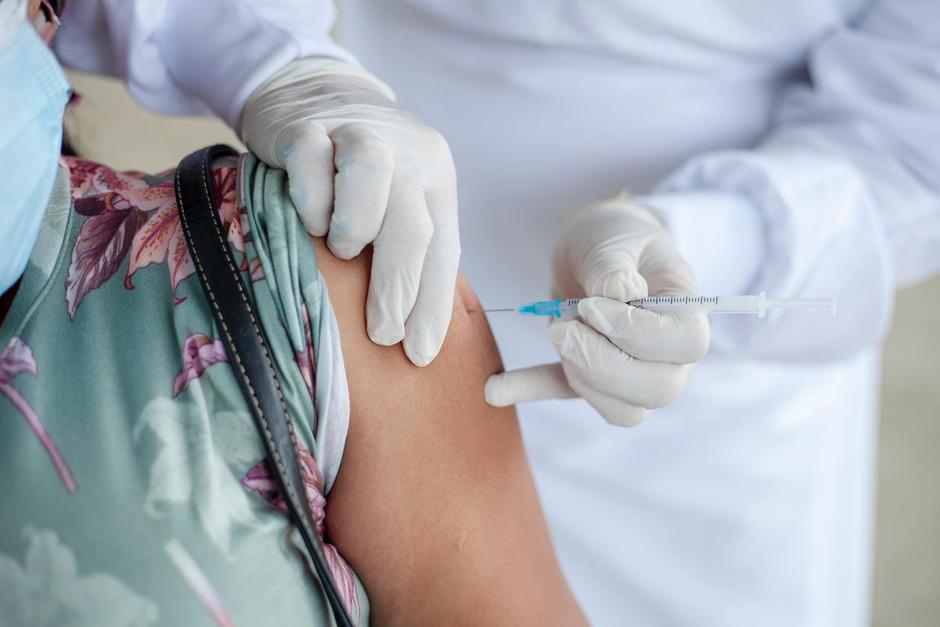 El Ministerio de Salud recibió más de 100 mil vacunas de una sola dosis, comenzarán a distribuirse desde hoy 26 de diciembre. (Foto: Pexels)&nbsp;