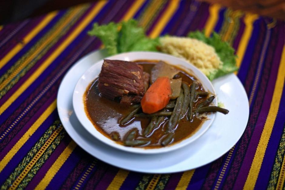 El pepián guatemalteco fue incluido en una "polémica" lista internacional sobre comida. (Foto: Johan Ordóñez/AFP)