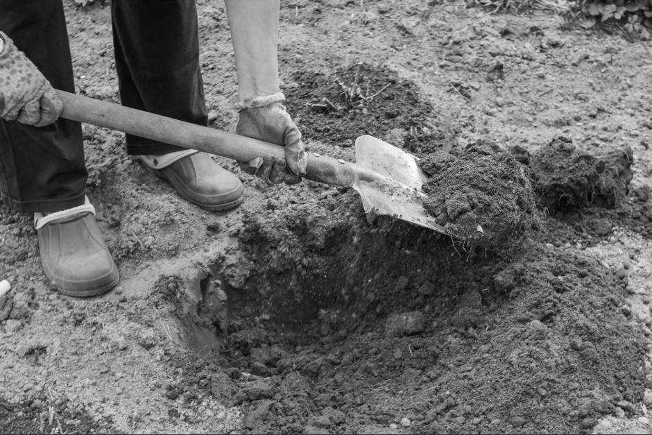 Bomberos Municipales departamentales confirmaron el hallazgo de un cuerpo enterrado en el interior de una vivienda en Villa Nueva. (Foto ilustrativa: Shutterstock)&nbsp;
