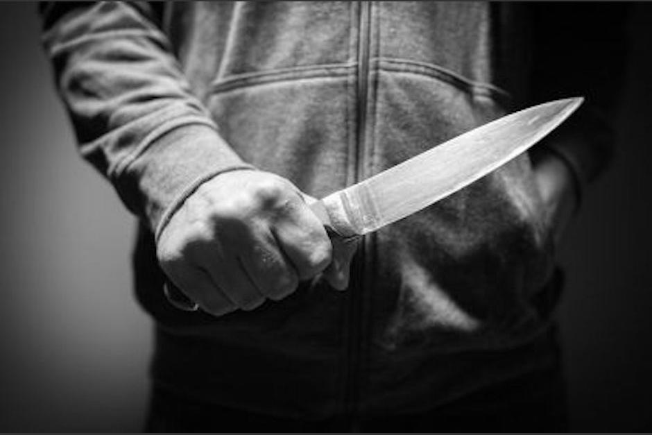 Las autoridades capturaron a un hombre acusado de atacar con cuchillo a su ex pareja e hija menor de edad. (Foto ilustrativa: HBS Noticias)