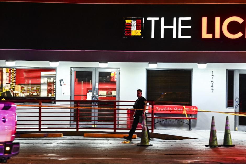 Las autoridades atendieron a 10 personas que resultaron afectadas tras el incidentes. (Foto: AFP)