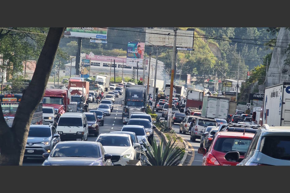 Se genera movilidad lenta en la ruta al Pac&iacute;fico por trabajos en el puente Enrique Tejada Wyld. (Foto: PMT de Villa Nueva)