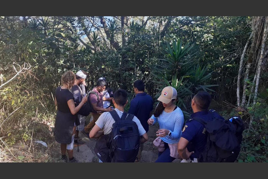 Un turista estadounidense resultó herido durante un asalto en el volcán San Pedro, en San Pedro La Laguna en Sololá. (Foto: Bomberos Voluntarios)