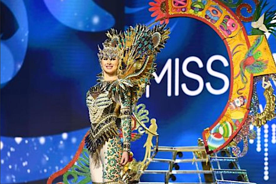 El traje sorprendi&oacute; a los internautas y dejaron sus opiniones.&nbsp; (Foto: Oficial)