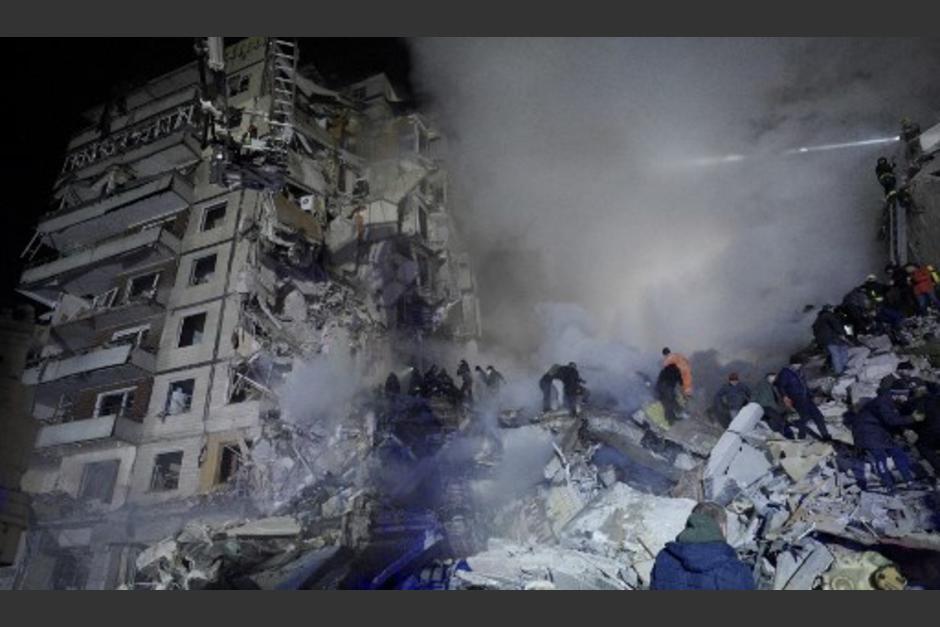 El edificio era de apartamentos y varios civiles perdieron la vida. (Foto: AFP)