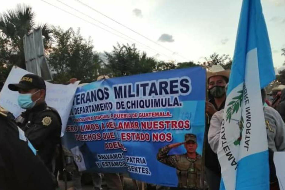 Los veteranos militaren exigen una compensación por su participación en el conflicto armado interno. (Foto: archivo/Soy502)