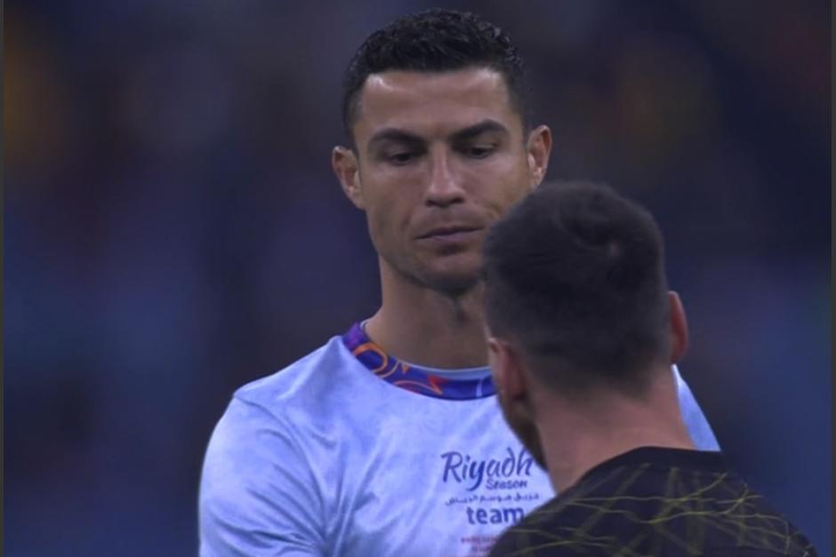 Cristiano Ronaldo y Messi se reencuentran en el campo de juego. (Foto: Captura de pantalla)