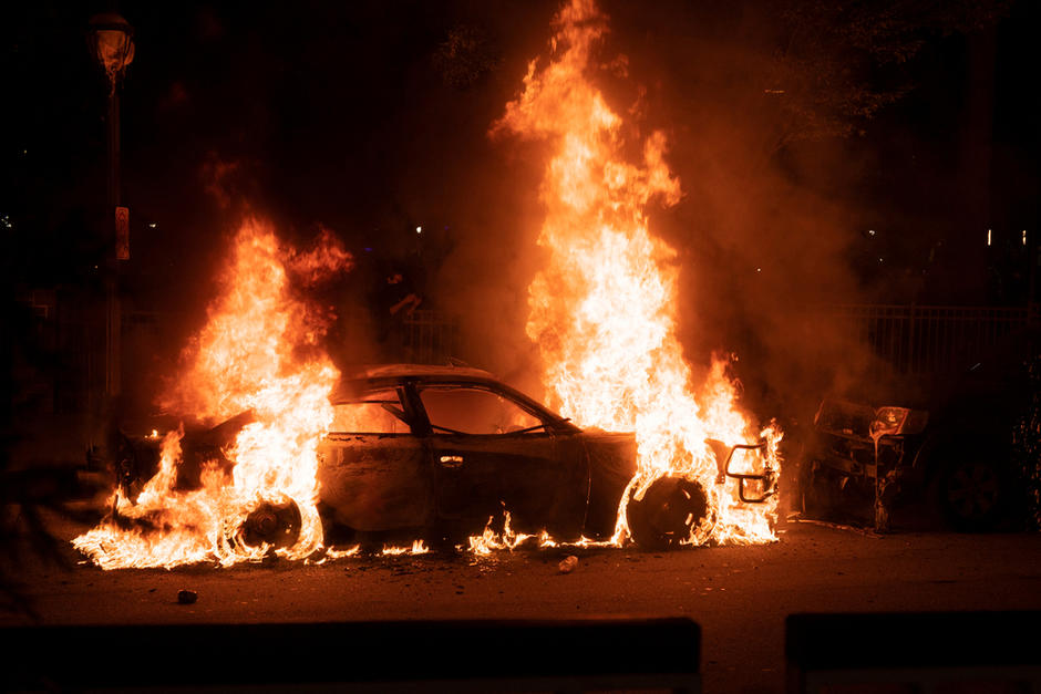 Dos vehículos colisionaron y se incendiaron entre las calzadas Roosevelt y San Juan. (Foto: Shutterstock)&nbsp;