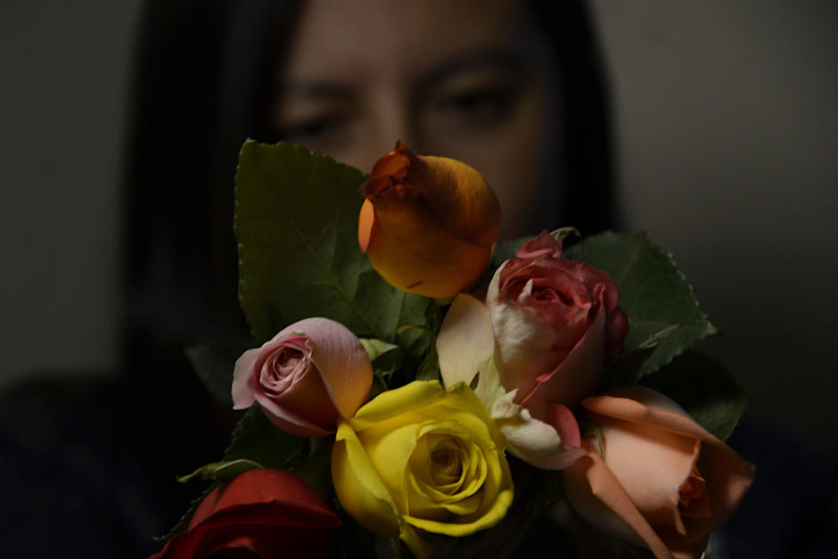 Las rosas que regalas y recibes son cuidadas por manos guatemaltecas. (Foto: Selene Mejía/Soy502)
