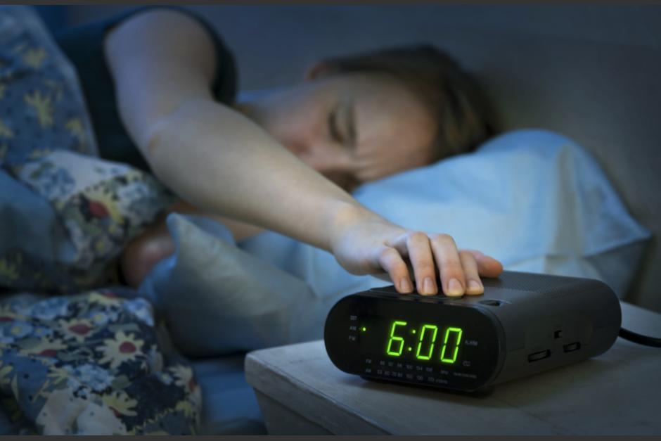 Existen horas clave para despertar que te ayudarán a levantarte de mejor ánimo. (Foto: ComputerHoy)