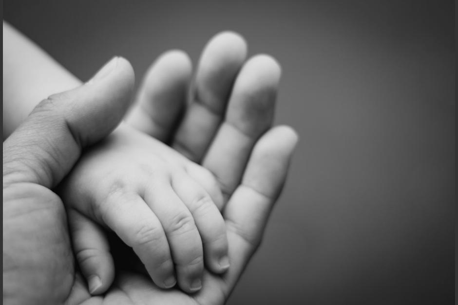 El padre y su bebé fallecieron trágicamente en un accidente automovilístico en Petén. (Foto: Ebglobal)&nbsp;