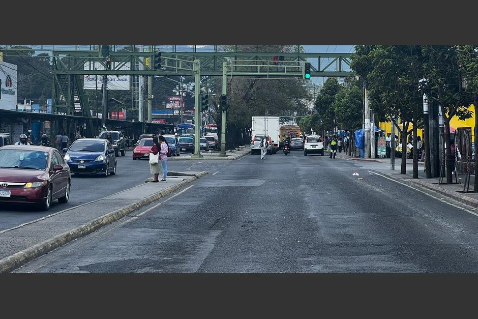 Tres personas murieron en un ataque armado ocurrido en la calzada San Juan y la10ma. avenida de la zona 19. (Foto: Pablo Morales)