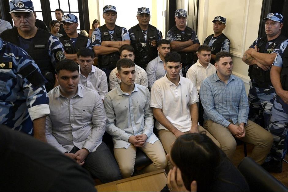 Cinco rugbiers recibieron cadena perpetúa y otros tres pasarán 15 años en prisión. (Foto: AFP)