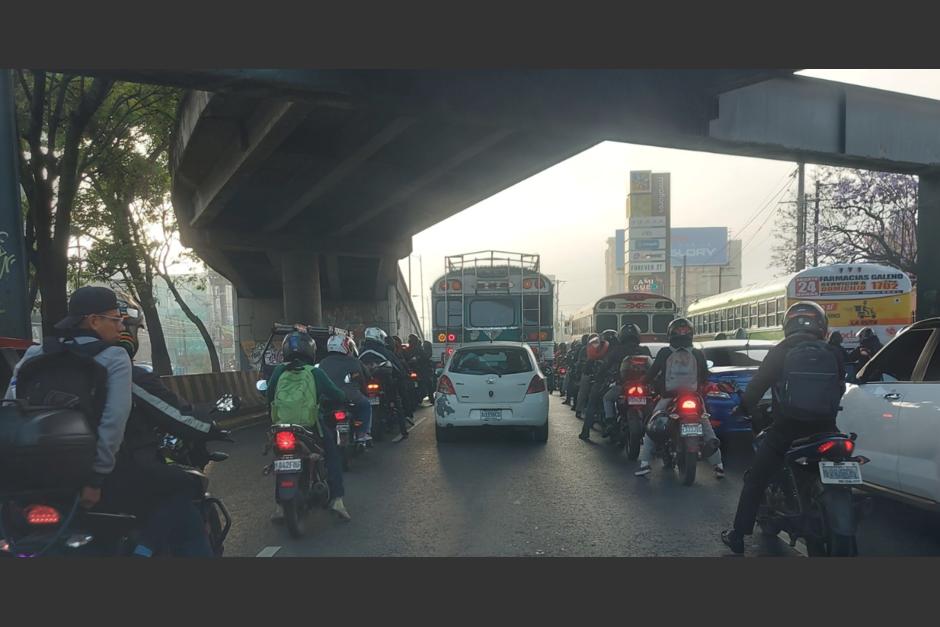 Usuarios reportan un caos en el tráfico de este Miércoles de Ceniza en varios sectores de la capital.&nbsp; (Foto: cortesía/Otto Salazar)