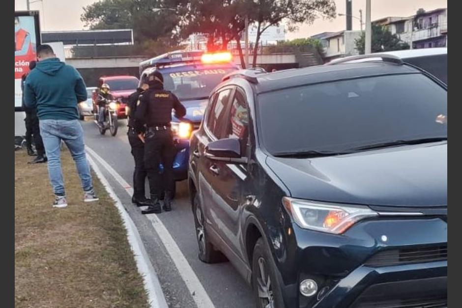 Un ataque armado en el Anillo Periférico provoca complicaciones de tránsito en el tramo que conduce a la zona 1 de la Ciudad de Guatemala. (Foto: Amílcar Montejo)
