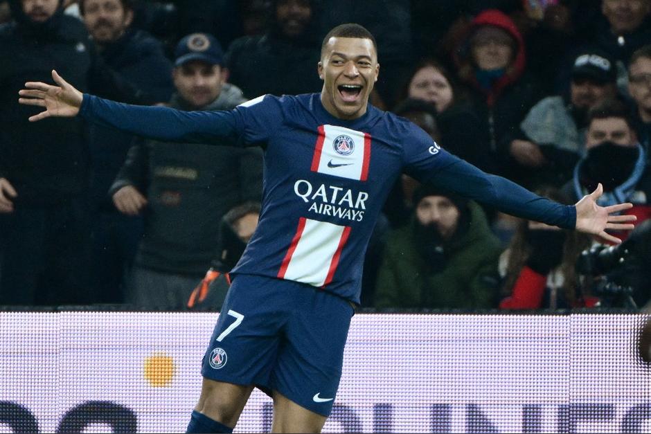 El francés hizo dos goles en la victoria del PSG ante el Marsella. (Foto: AFP)