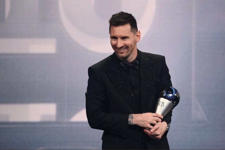 Messi se llevó el premio al mejor jugador en la gala de la FIFA. El argentino llegó acompañado de Antonela Roccuzzo. (Foto: AFP)