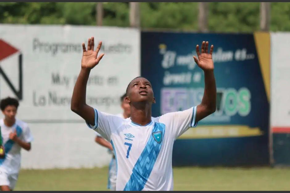 Marvin &Aacute;vila Jr. jugando con la selecci&oacute;n guatemalteca sub-15. (Foto: ESPN GT)
