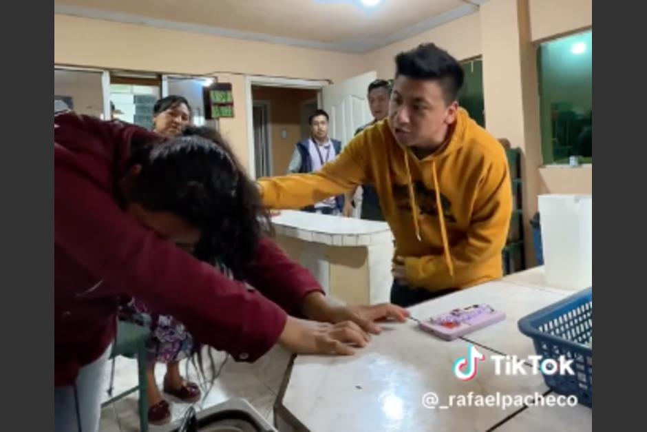 La familia Pacheco decidió jugarle una pesada broma a uno de los famosos hermanos. (Foto: captura de video)