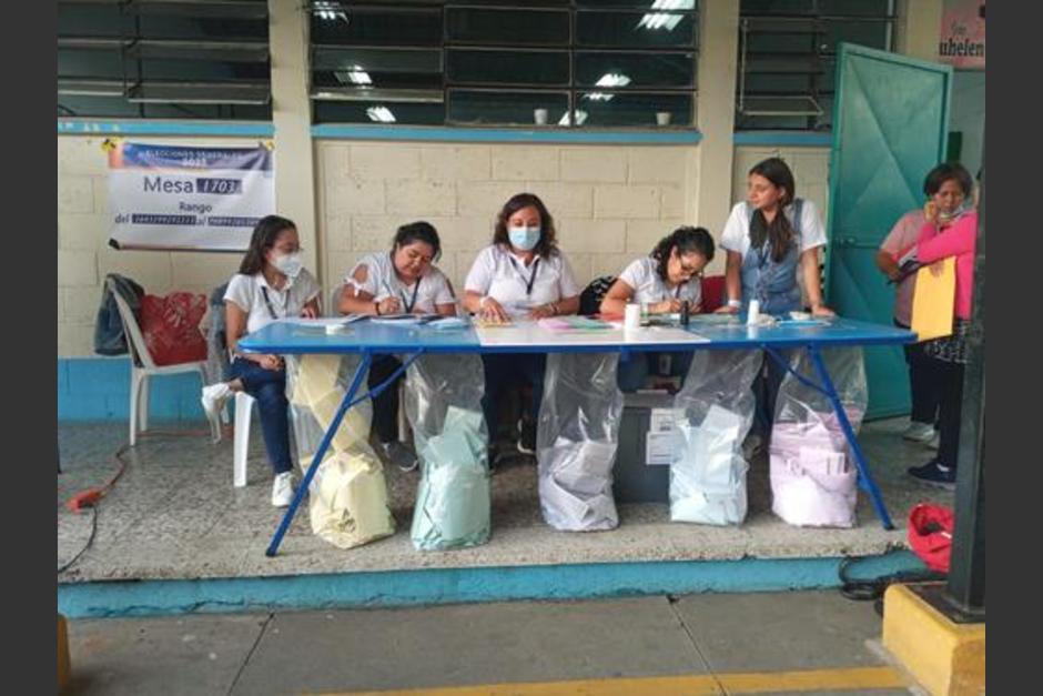 Integrantes de las Juntas Receptoras de Votos manifiestan su rechazo por las dudas de su labor. (Foto: Archivo/Soy502)