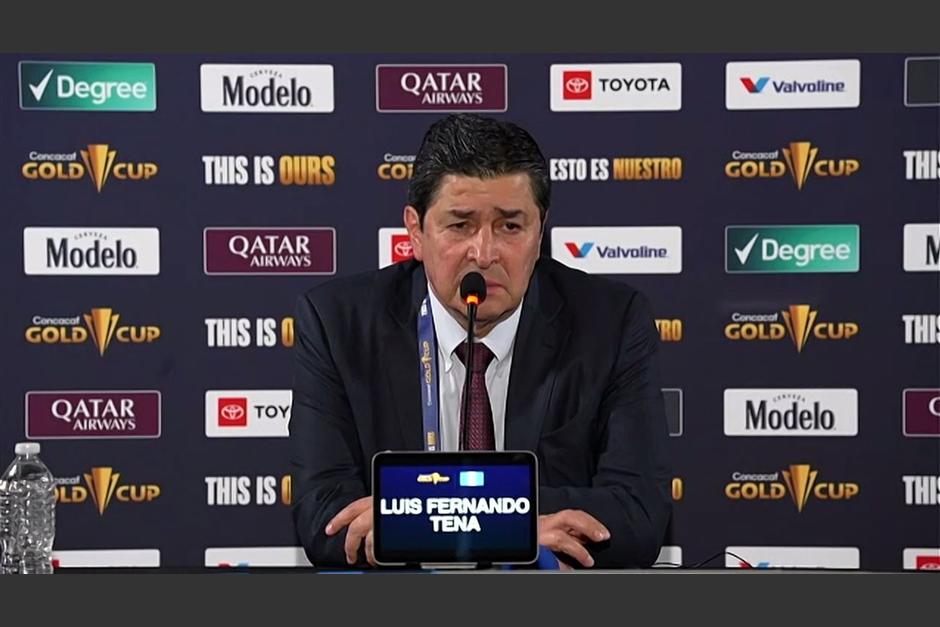 Luis Fernando Tena, director t&eacute;cnico de Guatemala, en conferencia de prensa. (Foto: TUDN)