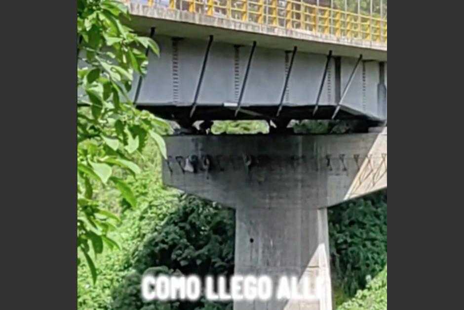 Un video muestra a una persona merodeando bajo el puente La Asunción. (Foto: captura de video)