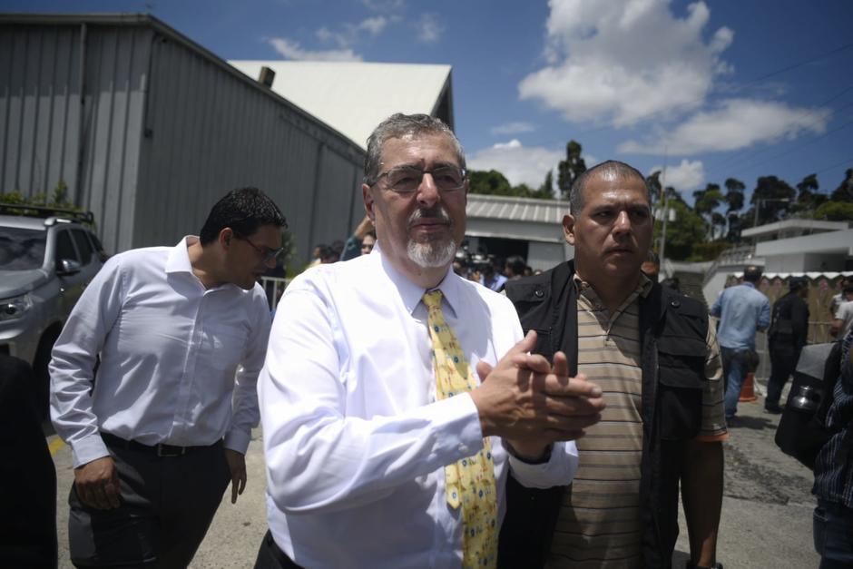 El candidato presidencial, Bernardo Ar&eacute;valo, lleg&oacute; al parque de la Industria. (Foto: Wilder L&oacute;pez/Soy502)