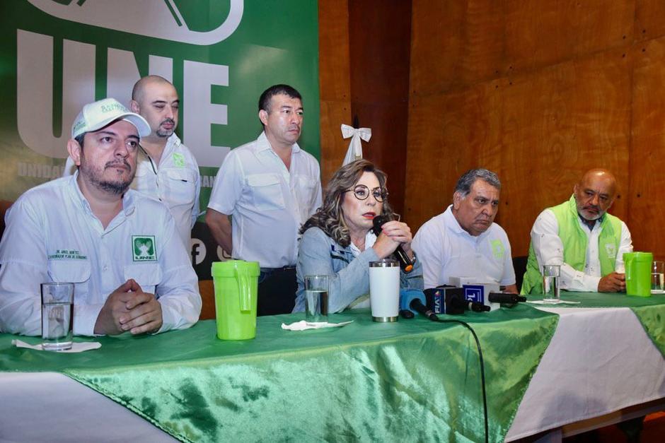 Sandra Torres ofreci&oacute; una conferencia de prensa para exigir oficializar los resultados presidenciales. (Foto: Cortes&iacute;a UNE)