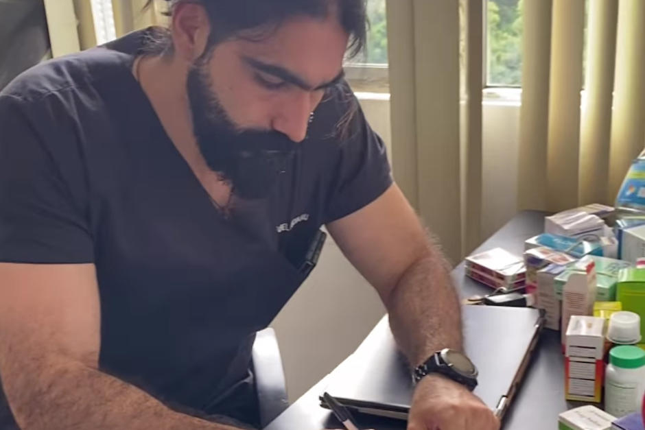El especialista de la salud se hizo famoso por un video de Migraci&oacute;n. (Foto: Migraci&oacute;n)