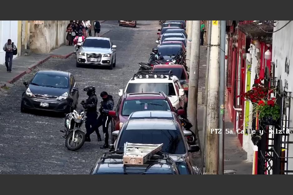 La mujer que denunció el robo de su vehículo en Antigua, pero solo había olvidado donde lo dejó estacionado. (Foto: captura de video)